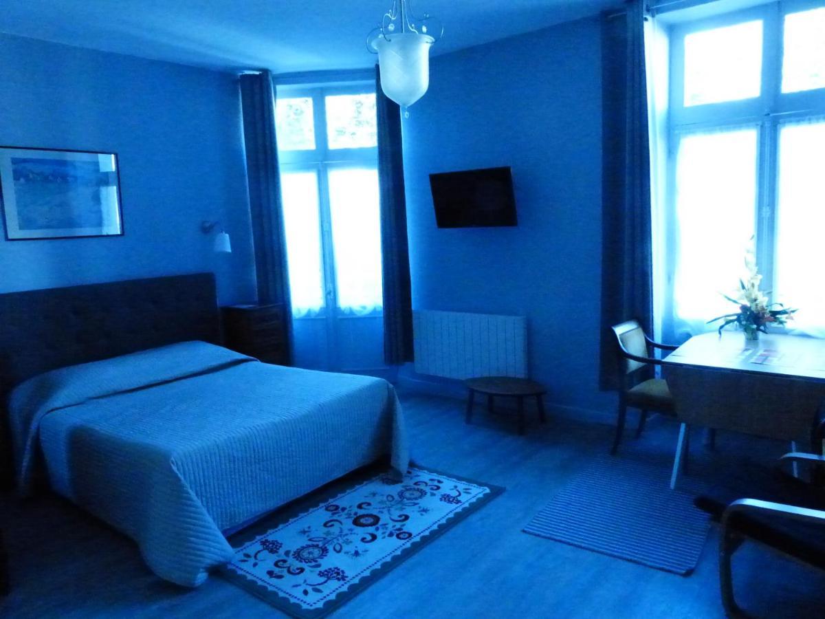 Hotel Des Thermes Bourbon-lʼArchambault 외부 사진