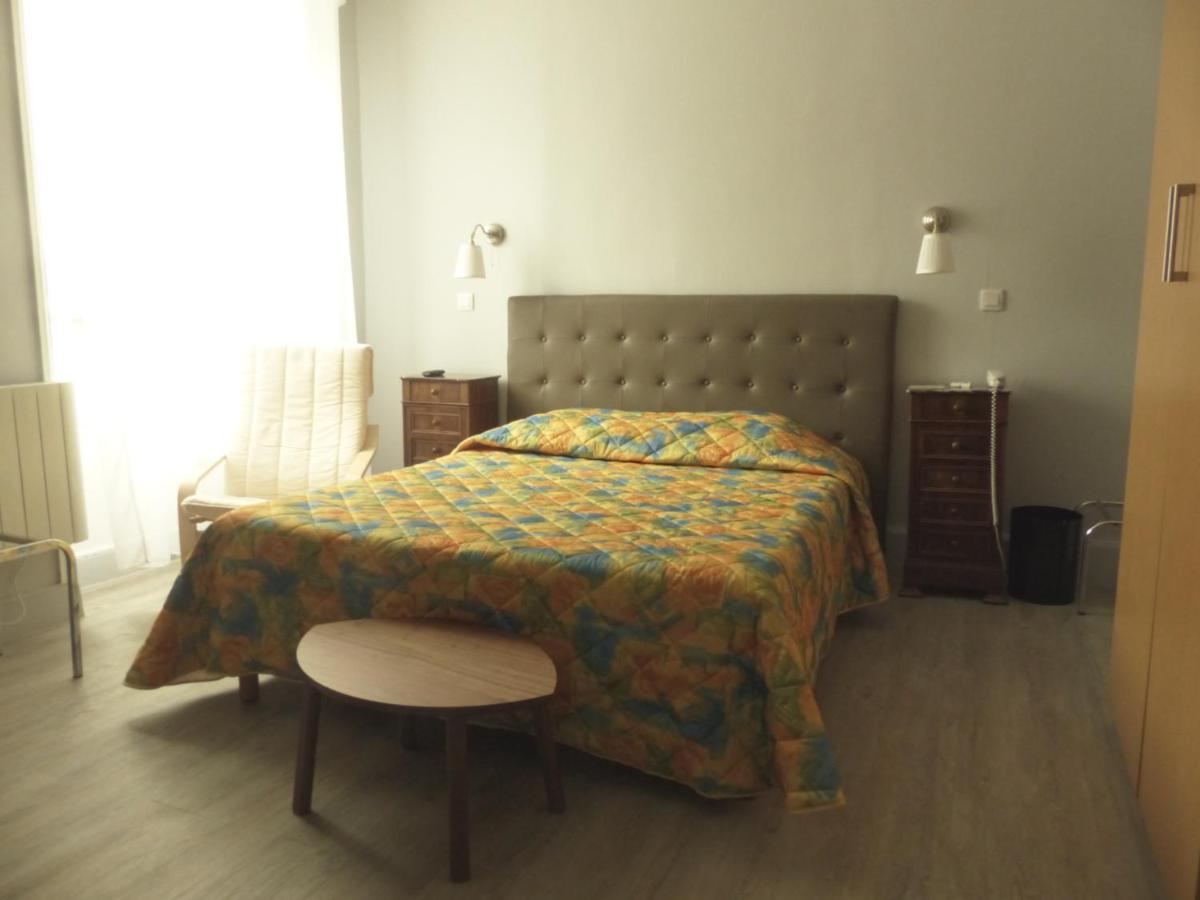 Hotel Des Thermes Bourbon-lʼArchambault 외부 사진
